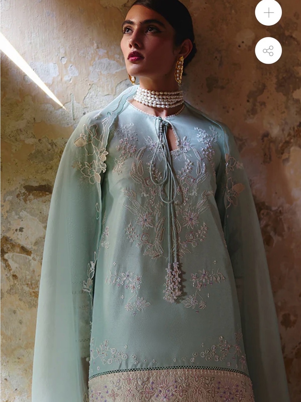 Suffuse Ourea Pakistani Suit - Picture 2 of 16